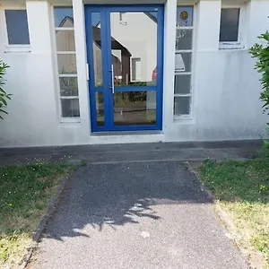 2 Pieces A Deux Pas De La Plage. , Fouesnant France